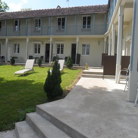 Hotel La Buissonniere Bannay  Exterior foto